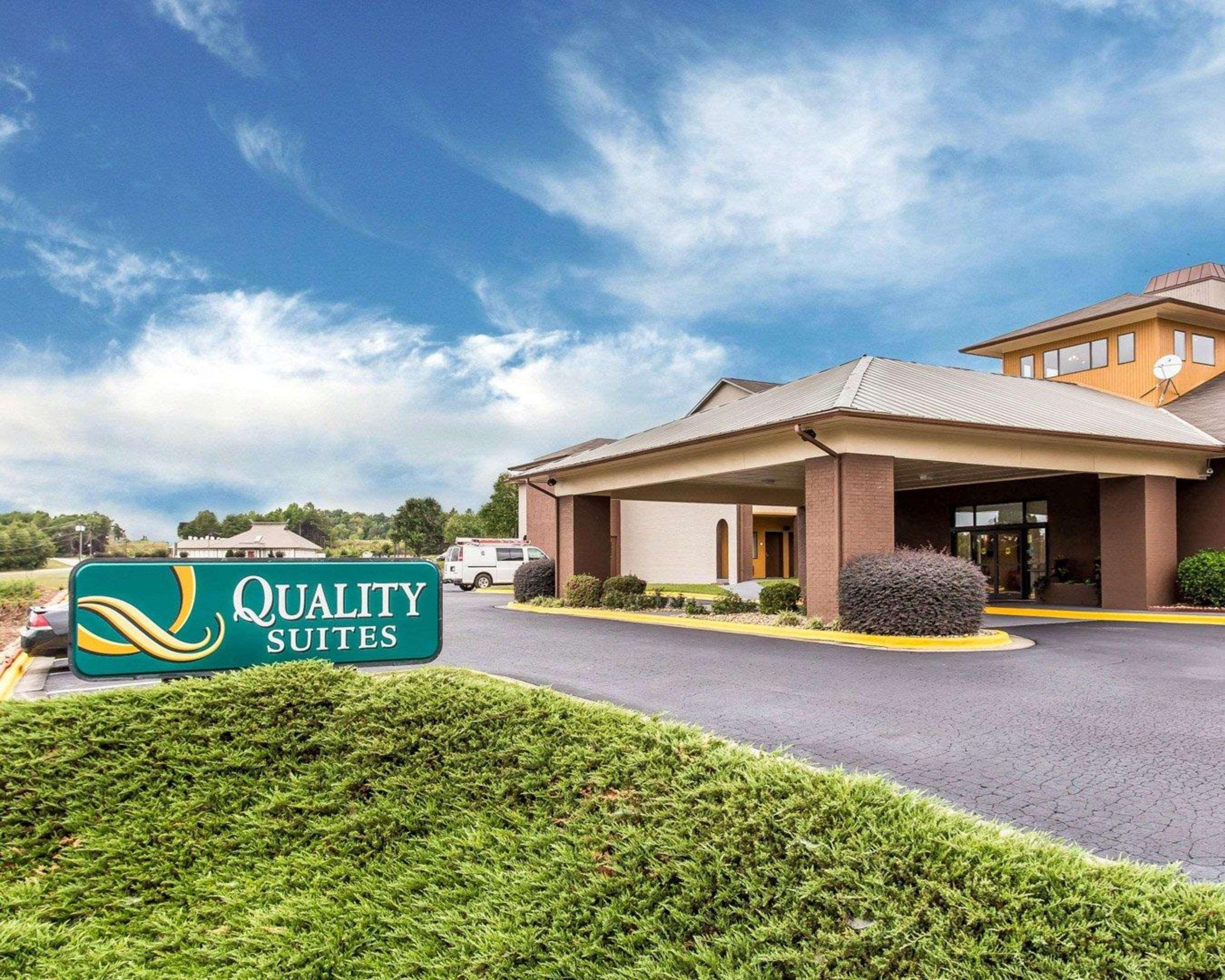 Quality Suites Hickory South Exterior photo